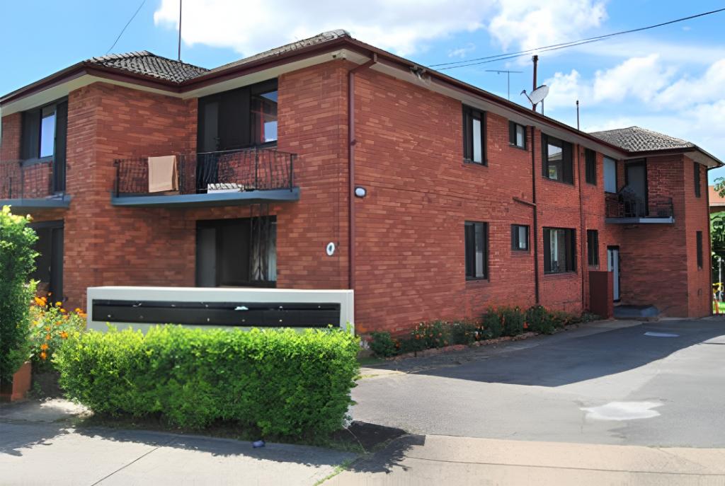 4/4 Omnibus Rd, Kingsgrove, NSW 2208