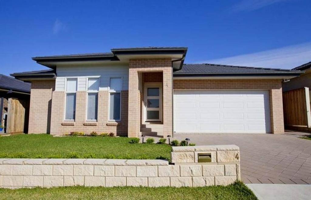 4 Graziers Way, Carnes Hill, NSW 2171