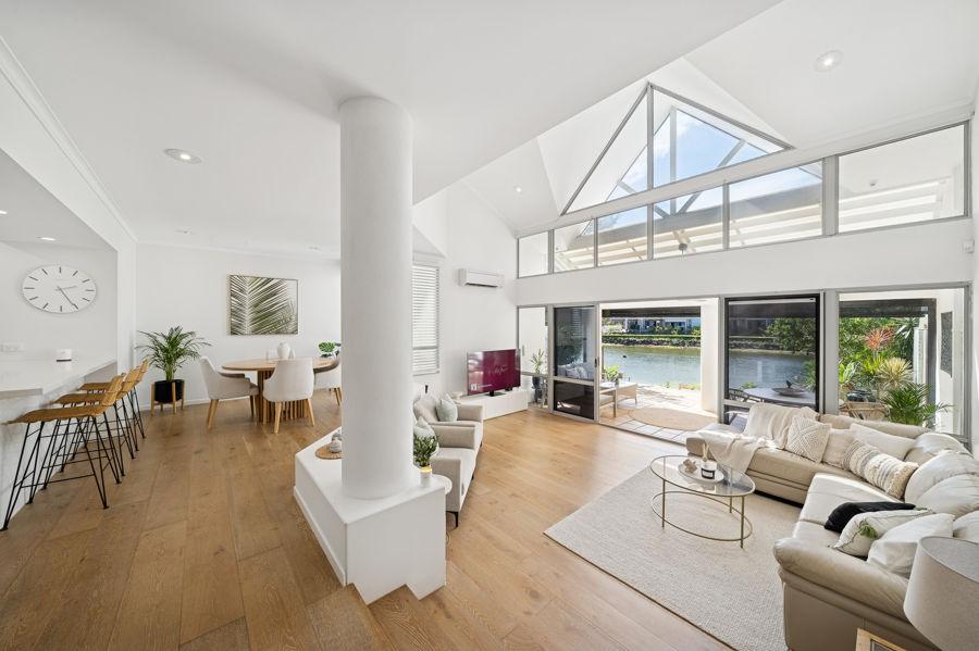 56/125 Santa Cruz Bvd, Clear Island Waters, QLD 4226