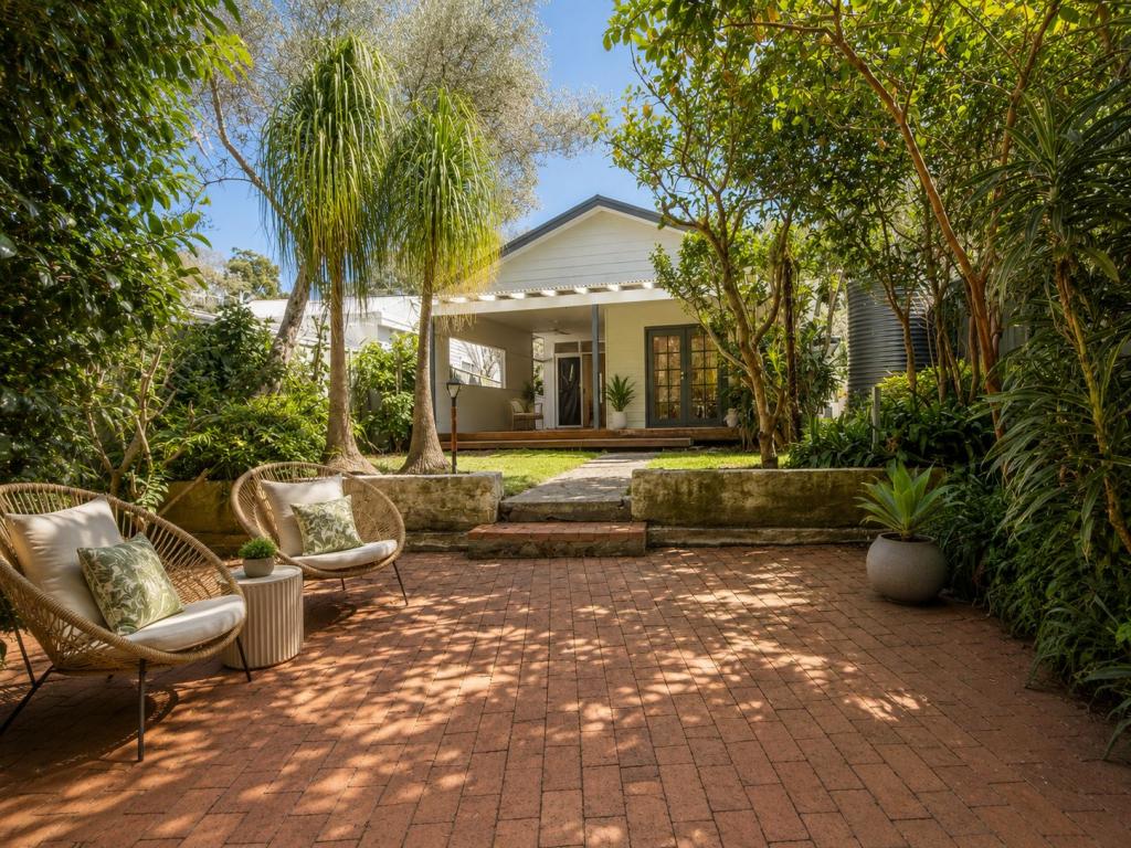 62 Mount Ettalong Rd, Umina Beach, NSW 2257