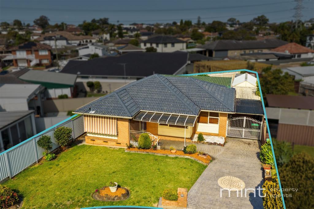 11 Diane Cl, Greenacre, NSW 2190