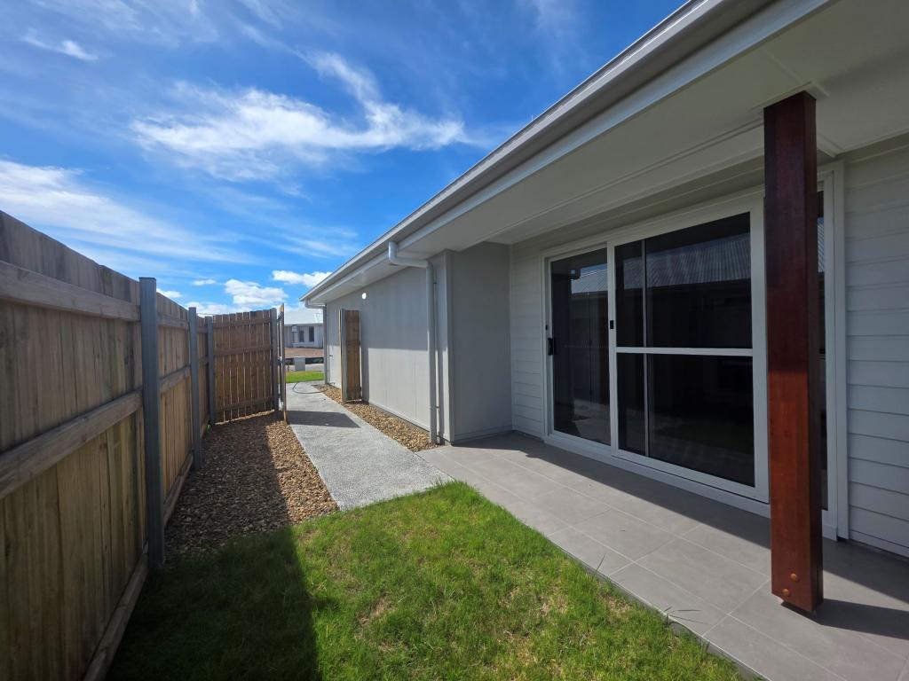 2/73 North Lakes Cct, Burrum Heads, QLD 4659