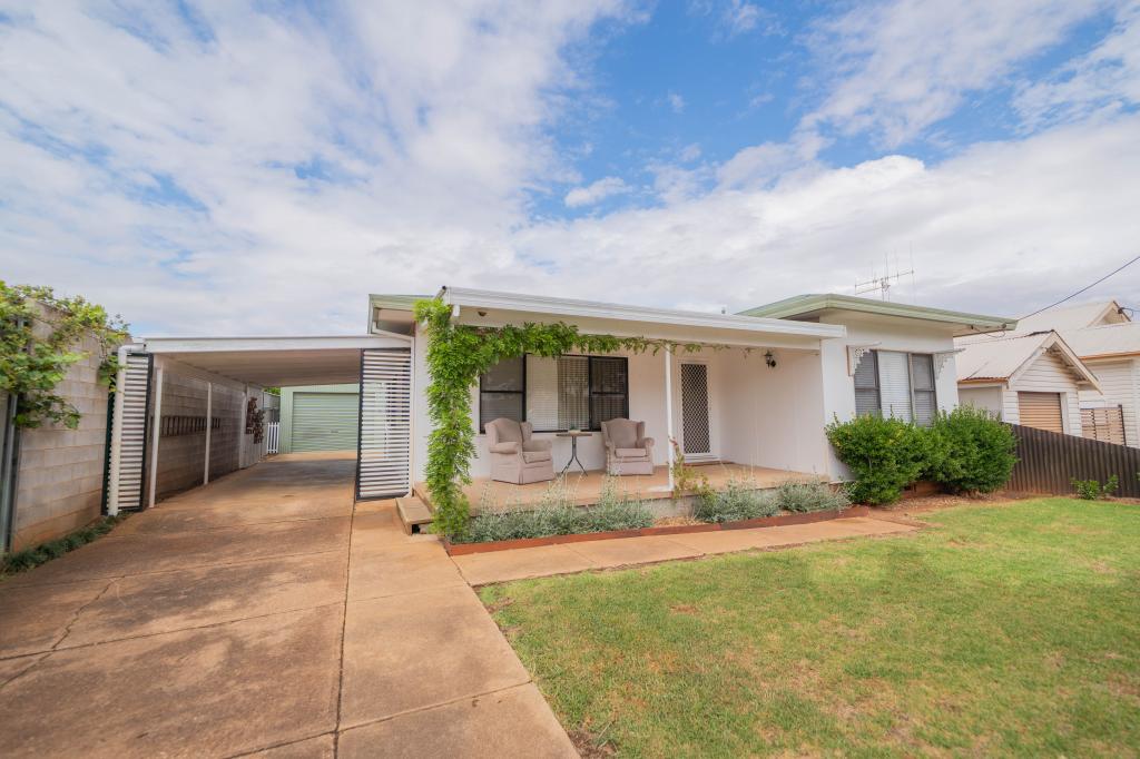 11 Armstrong St, Parkes, NSW 2870
