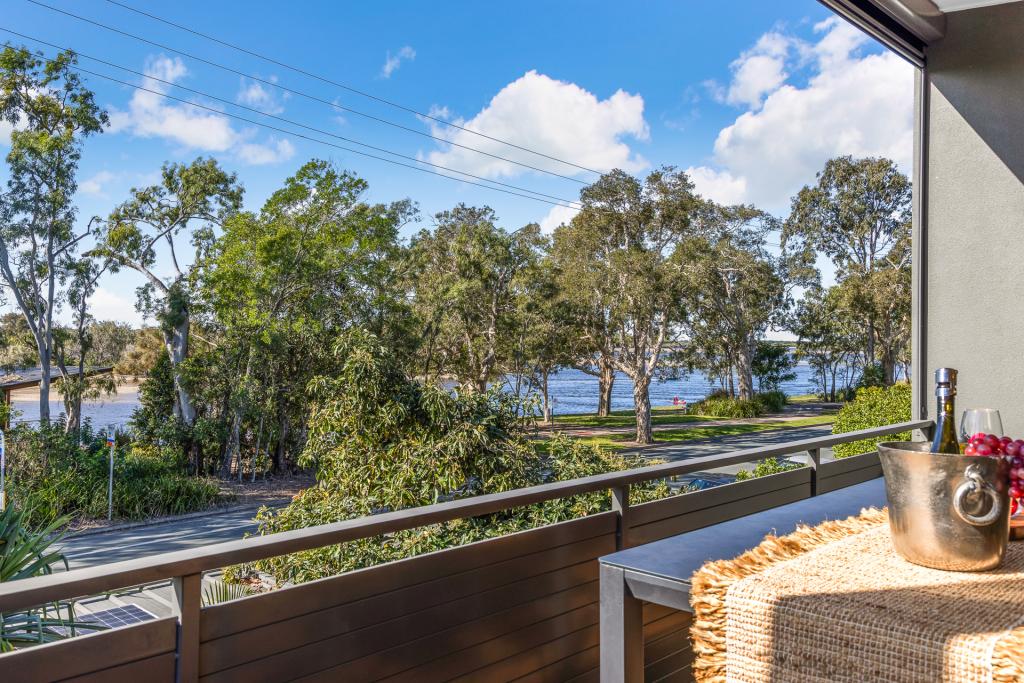 2/38 BROADWATER AVE, MAROOCHYDORE, QLD 4558