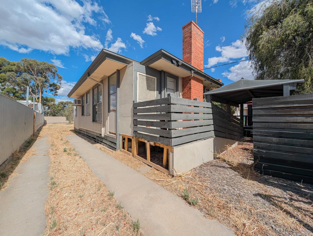 77 Pay St, Kerang, VIC 3579