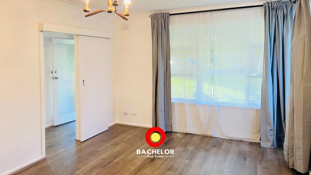 33 Knightsbridge Ave, Valley View, SA 5093