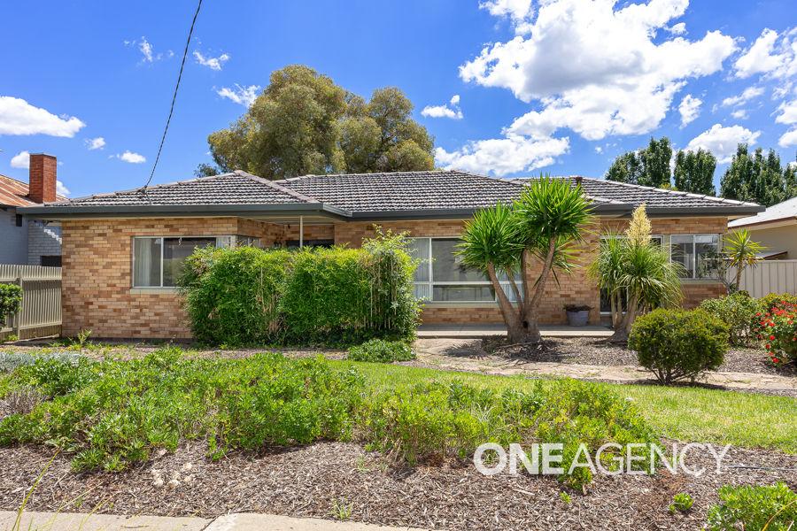 24 Turner St, Turvey Park, NSW 2650