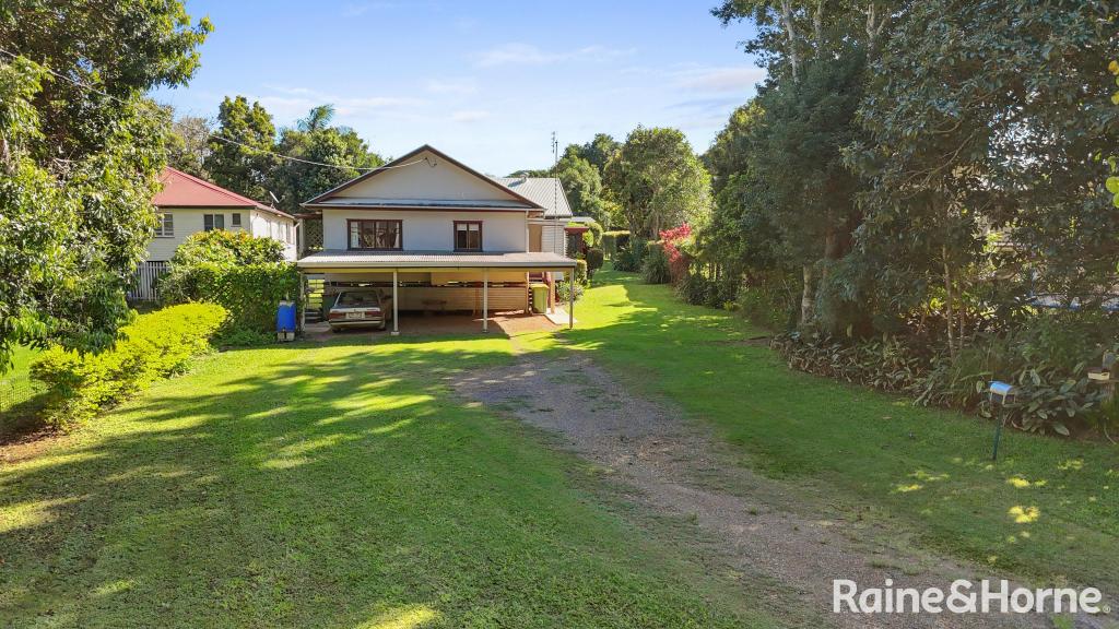 19 Railway Pde, Pomona, QLD 4568