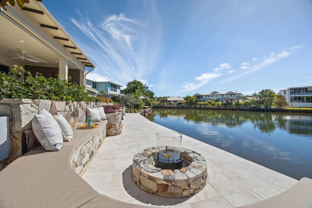 37 Baywater Dr, Twin Waters, QLD 4564