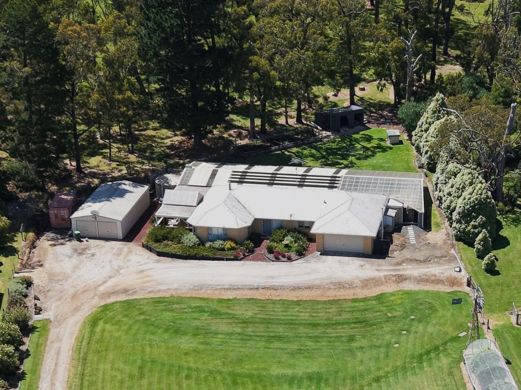 7 Manna Ct, Koonwarra, VIC 3954