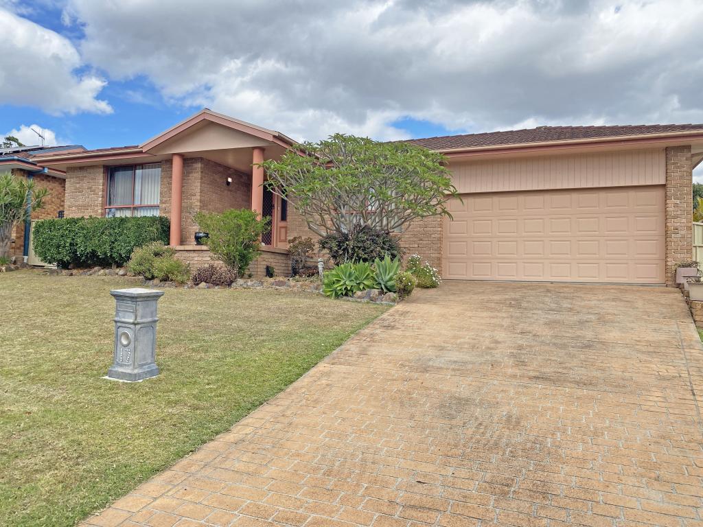 17 Burrawong Cres, Taree, NSW 2430