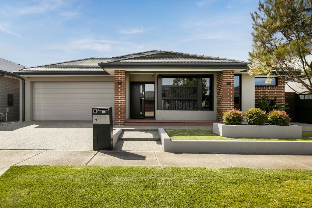 7 Oban Rd, Officer South, VIC 3809