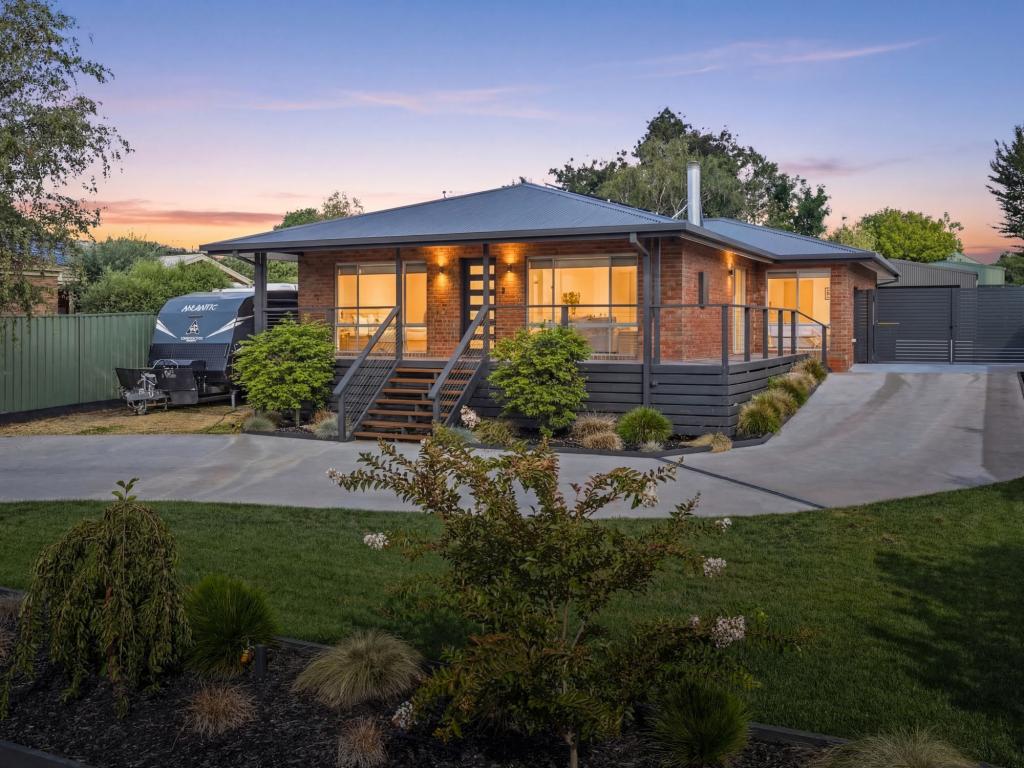 11 Links Rd, Mansfield, VIC 3722