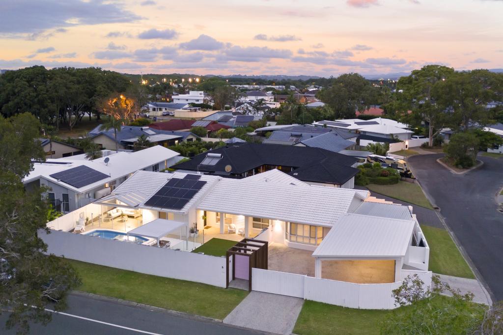 6 Barrier Reef Dr, Mermaid Waters, QLD 4218