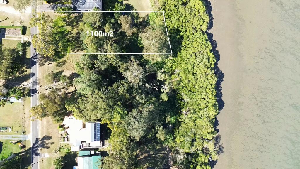 7 Coast Rd, Macleay Island, QLD 4184