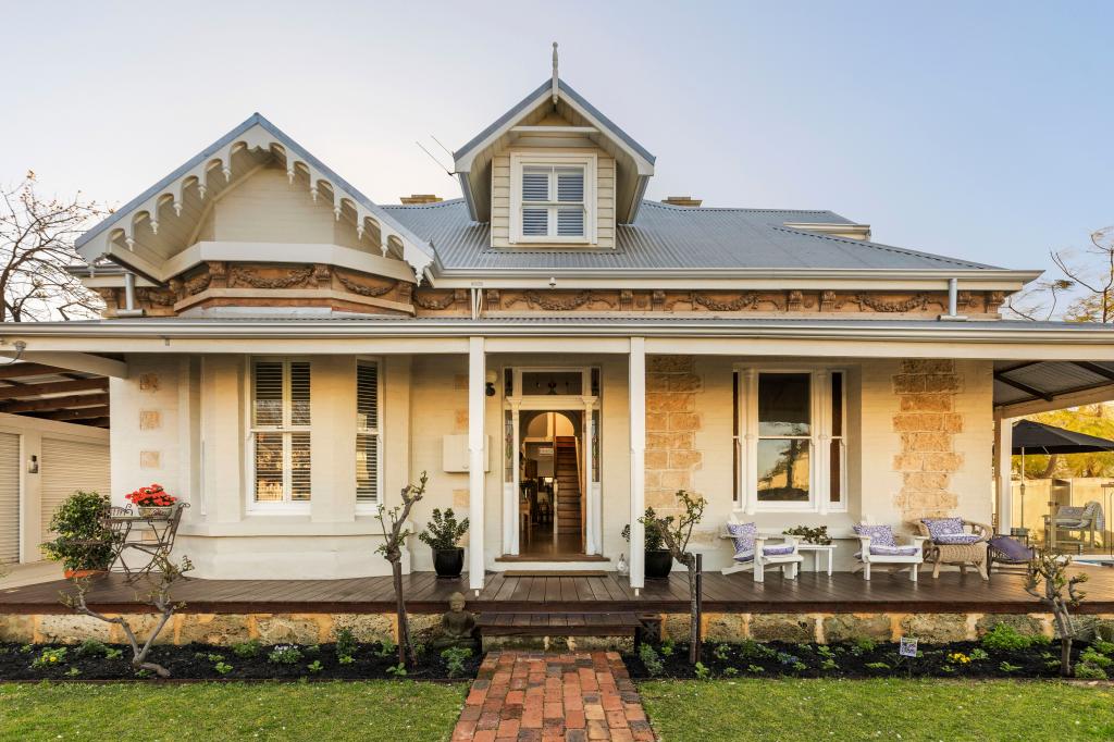 1/2 John St, North Fremantle, WA 6159