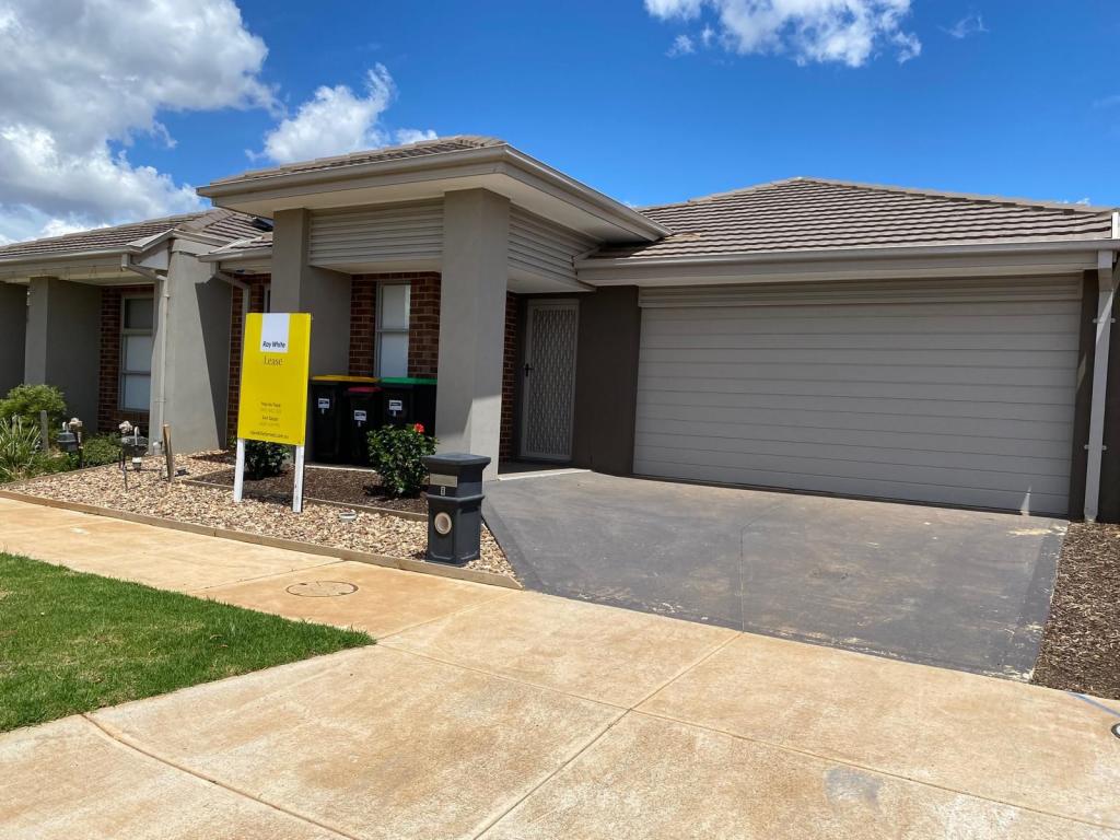 8 Staccato Tce, Strathtulloh, VIC 3338