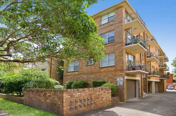 2/104 Oaks Ave, Dee Why, NSW 2099