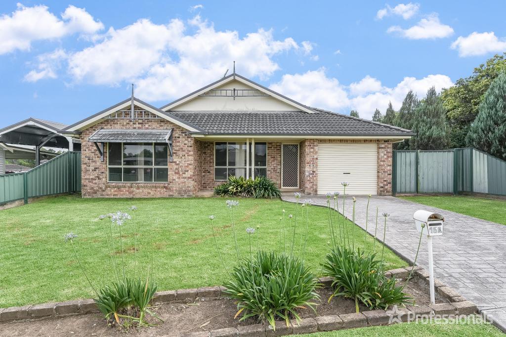 15a Mcintosh St, The Oaks, NSW 2570