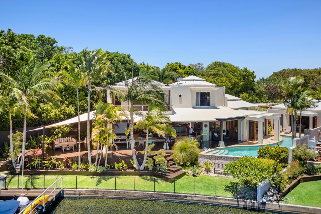 4 Seahorse Pl, Noosaville, QLD 4566