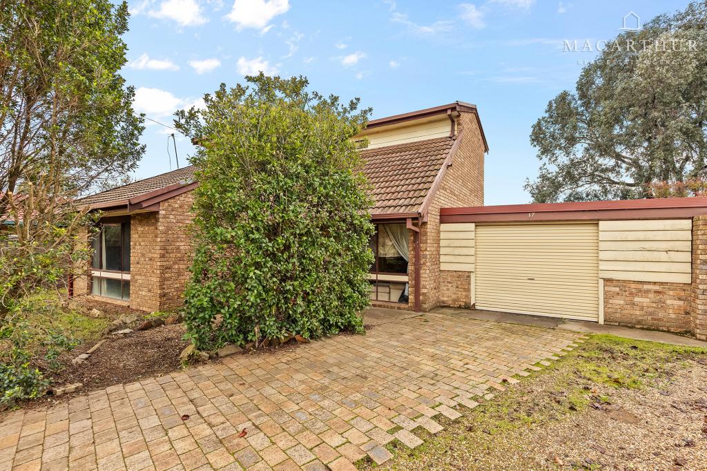 17 Grevillea Cres, Lake Albert, NSW 2650