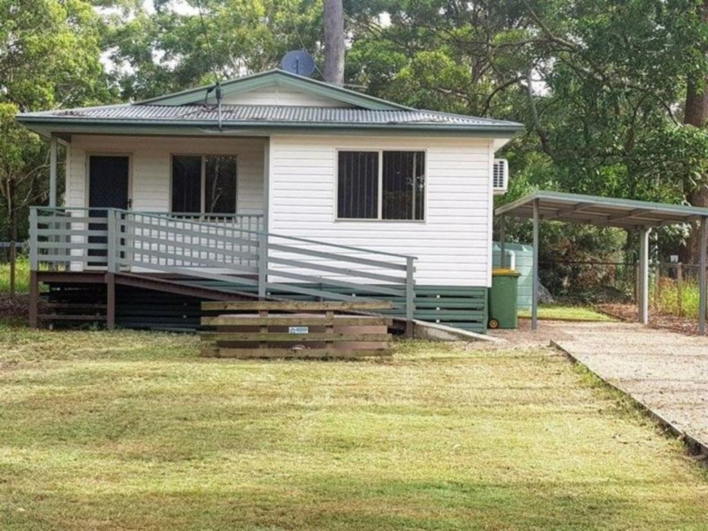 54 Jackson Rd, Russell Island, QLD 4184