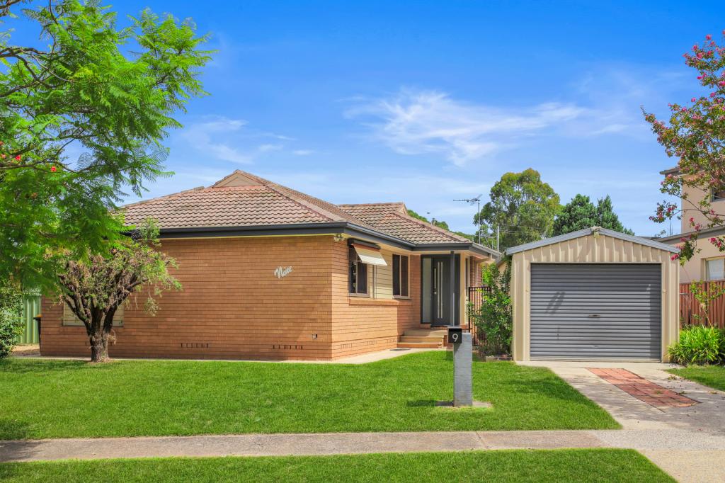 9 Piquet Pl, Toongabbie, NSW 2146