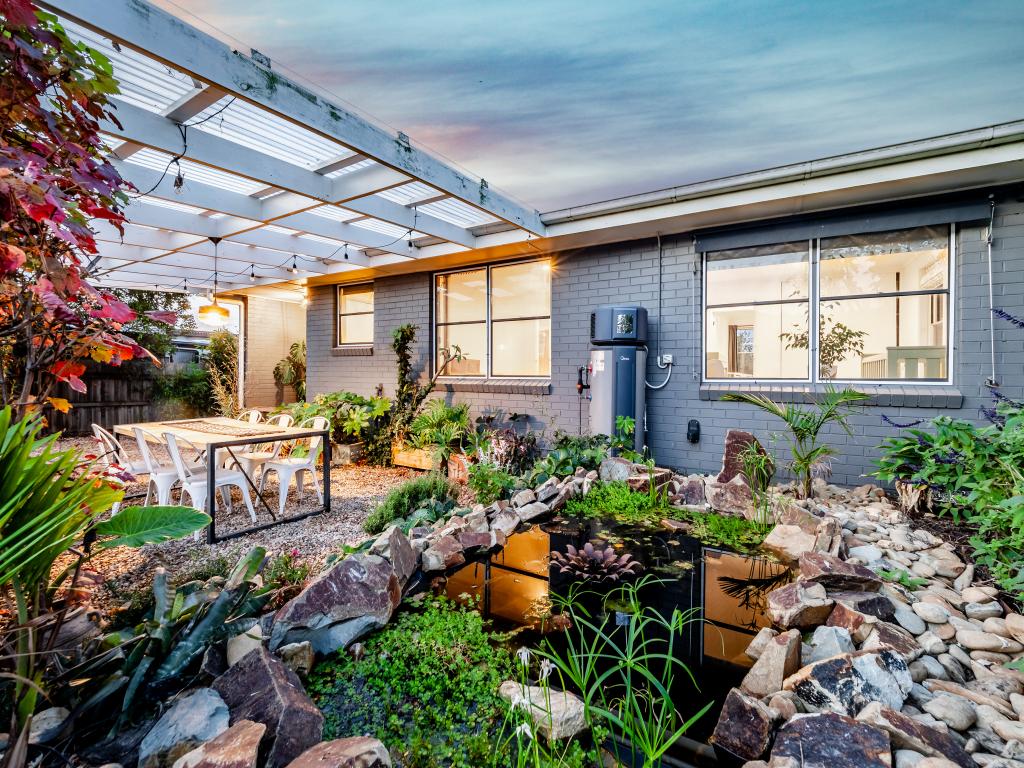 96 Tamarisk Dr, Frankston North, VIC 3200