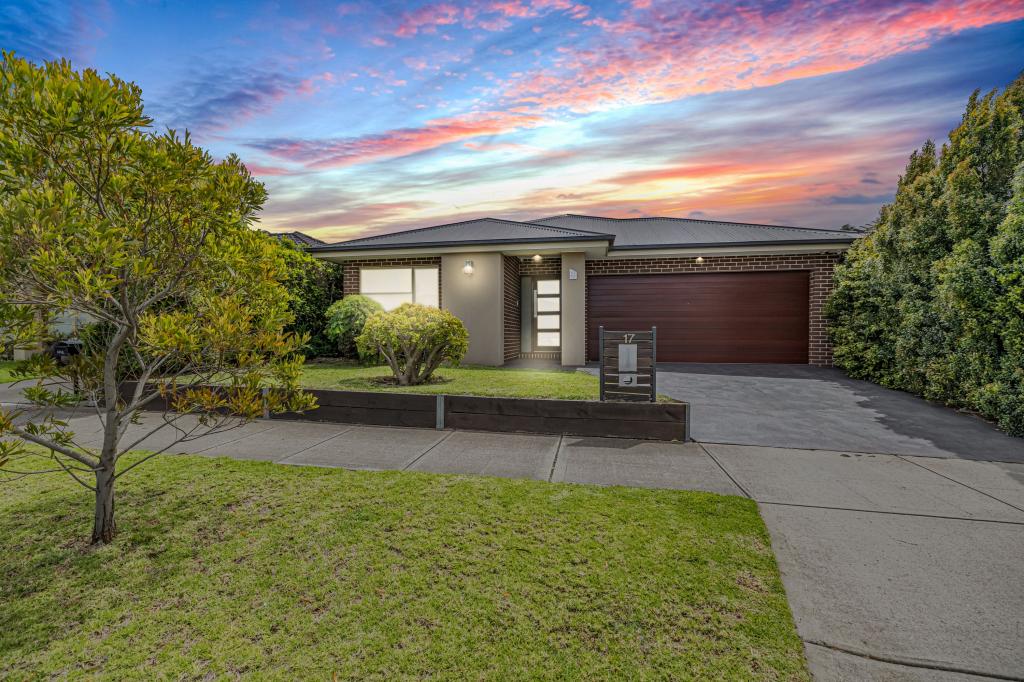 17 BURROW DR, DIGGERS REST, VIC 3427
