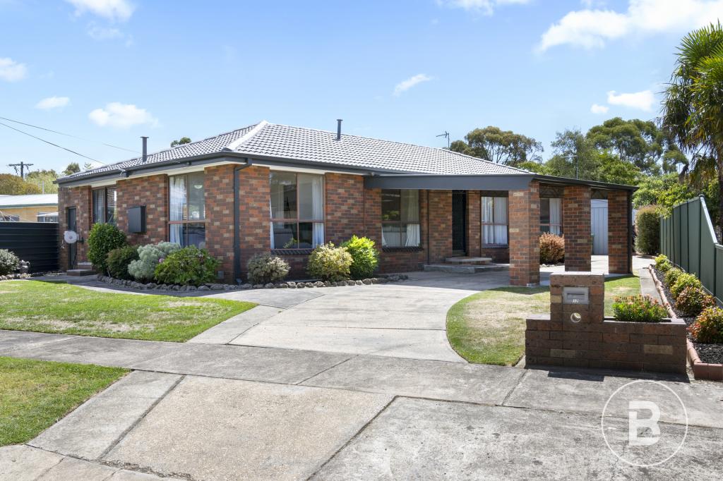 32 Hinkler Ave, Sebastopol, VIC 3356