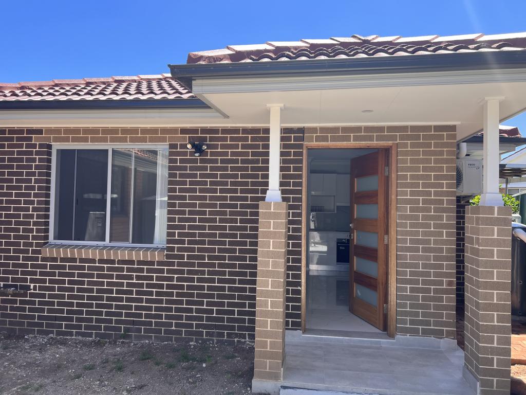 6a Falcon Pl, Ingleburn, NSW 2565