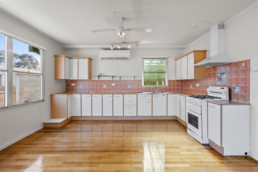 28 Pyalong Cres, Dallas, VIC 3047