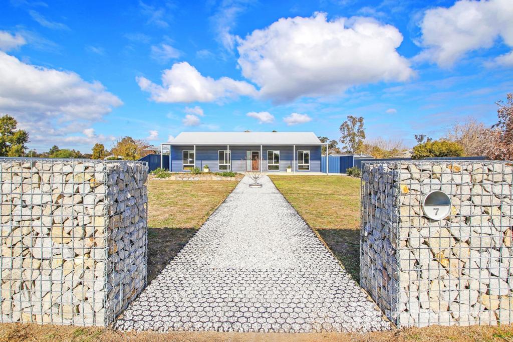 7 South St, Henty, NSW 2658