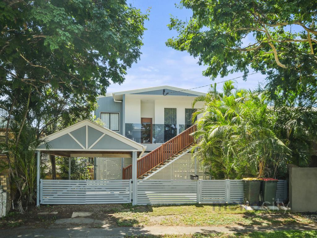 52 WONGARA ST, CLAYFIELD, QLD 4011