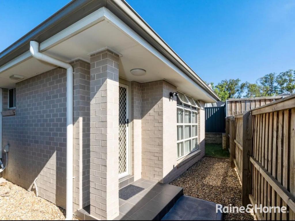 4B WALKER ST, ORAN PARK, NSW 2570