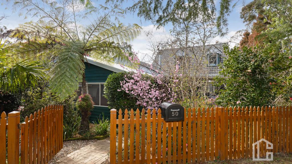 50 Genevieve Rd, Bullaburra, NSW 2784
