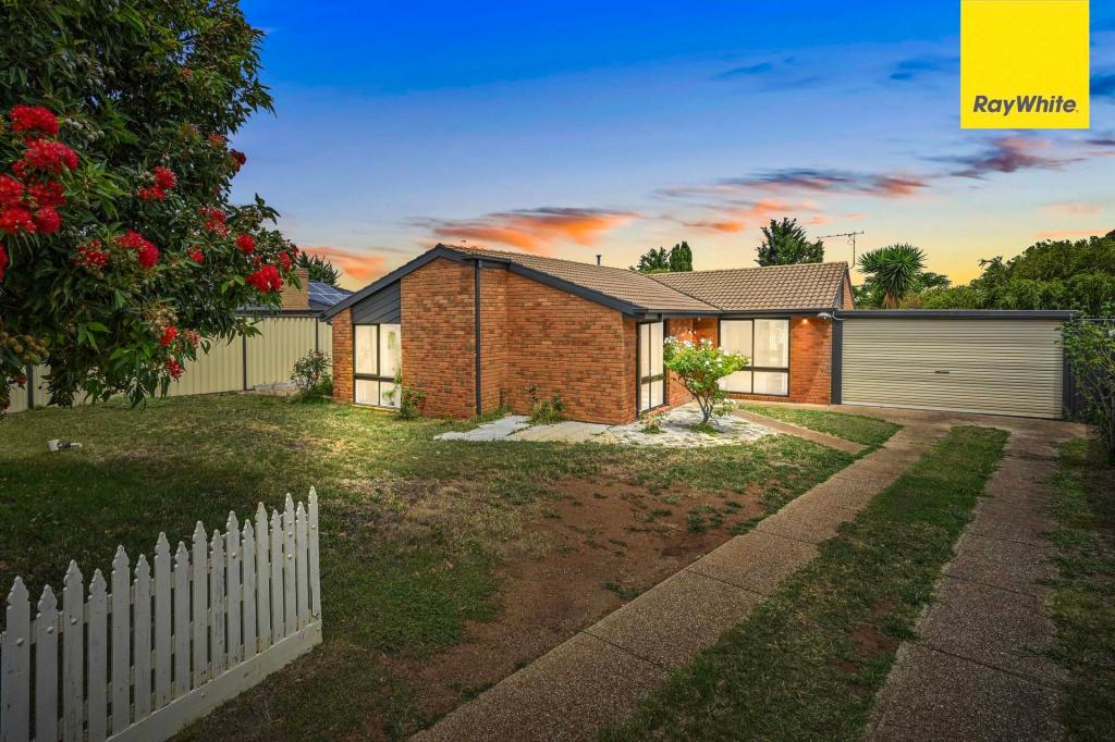 15 Evelyn Cl, Melton West, VIC 3337