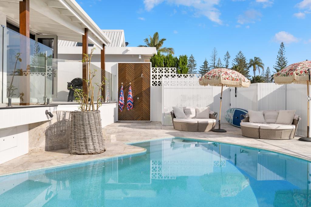 48 THE PROMENADE, ISLE OF CAPRI, QLD 4217