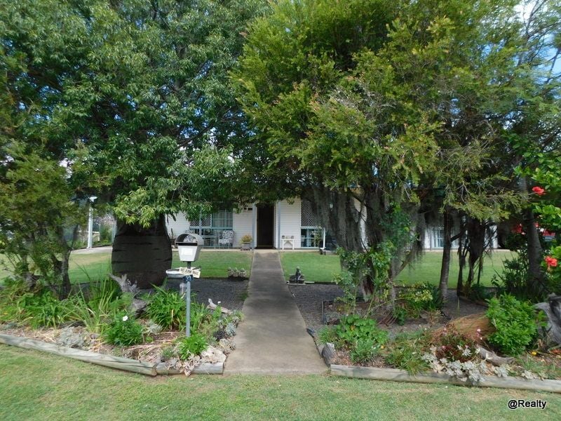 30 Deakin Cres, Nanango, QLD 4615