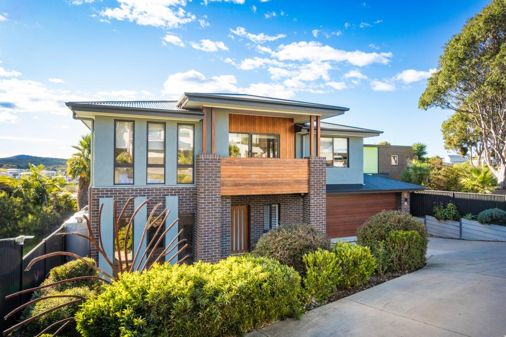 17 Bournda Cct, Tura Beach, NSW 2548