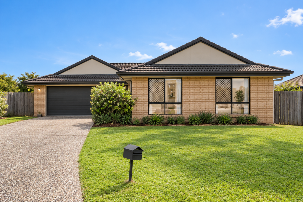 8 MAVIS CT, ROTHWELL, QLD 4022