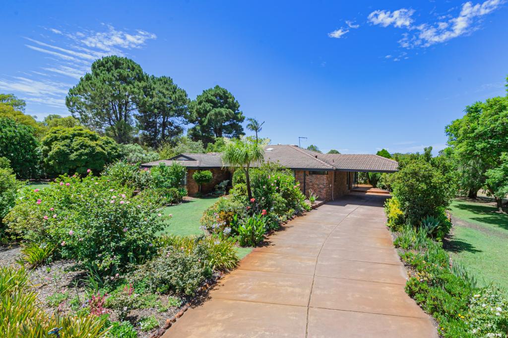 84 Fergusson Cl, West Swan, WA 6055