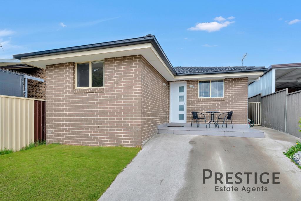 2a Glenroy Cres, St Johns Park, NSW 2176