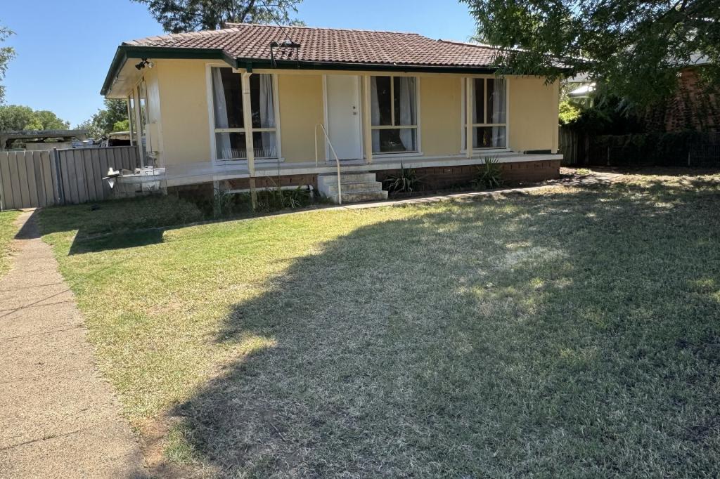 72 Sue Cres, West Tamworth, NSW 2340