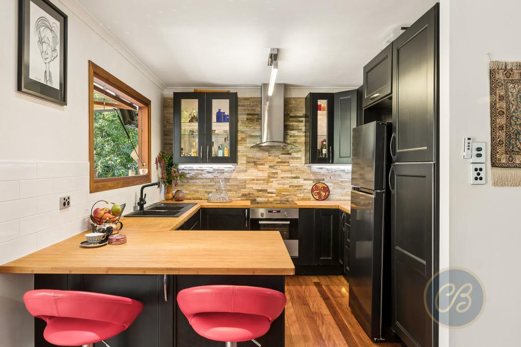 130 Plucks Rd, Arana Hills, QLD 4054