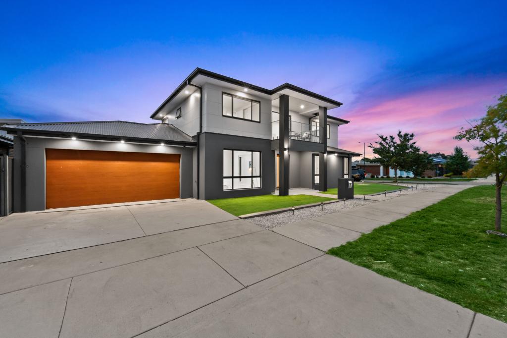 11 Booroolong St, Throsby, ACT 2914