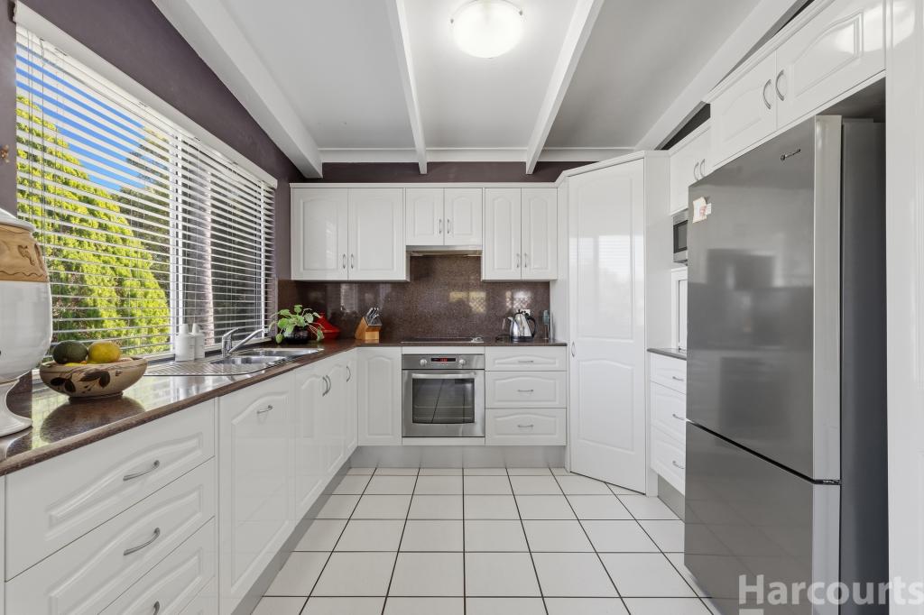 4 Armidale Rd, Yarravel, NSW 2440