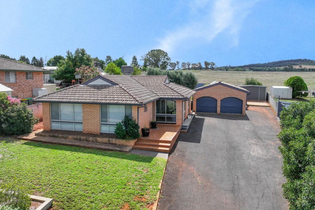 4 Hillcrest Ave, Parkes, NSW 2870