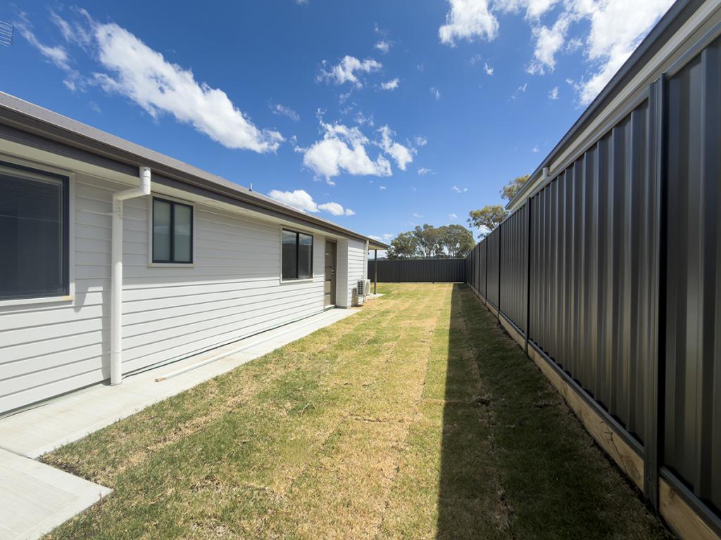 2/42 GARDEN ST, KOOTINGAL, NSW 2352