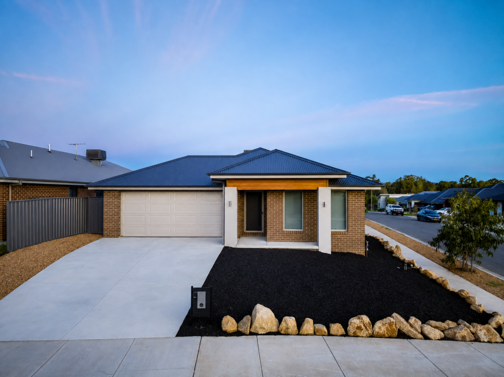 324 Brooklyn Dr, Thurgoona, NSW 2640